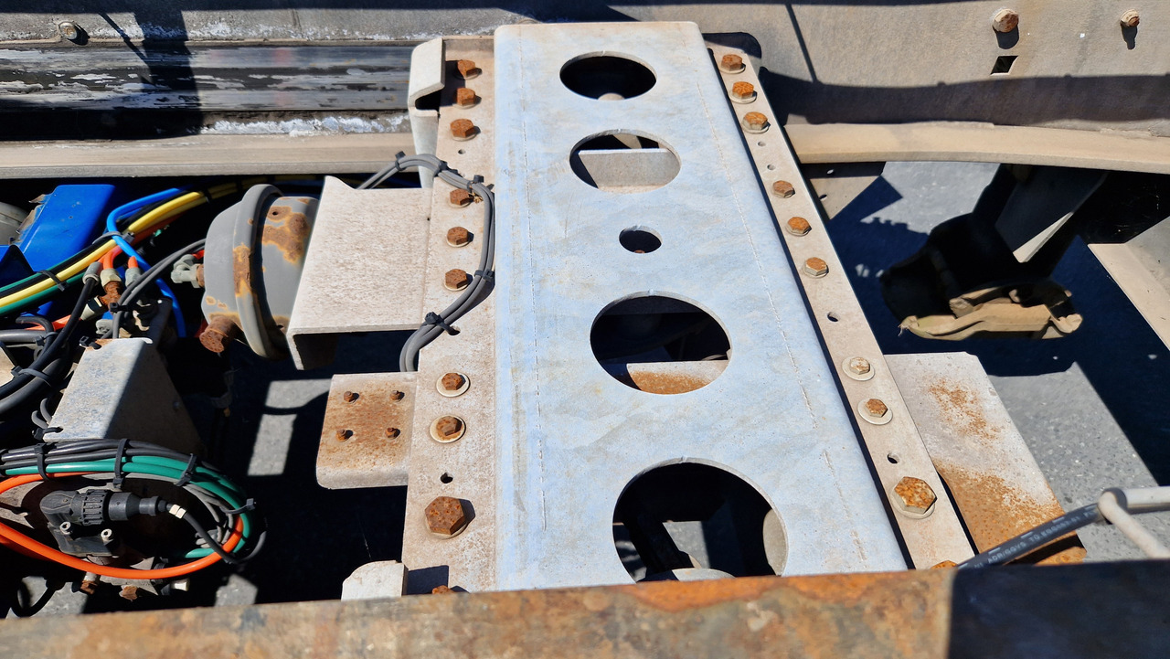 Schmitz SCF 24G Slider - Полуприцеп-контейнеровоз/ Сменный кузов: фото 2 Schmitz SCF 24G Slider - Полуприцеп-контейнеровоз/ Сменный кузов: фото 2