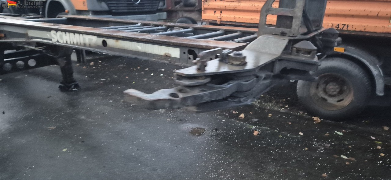 Schmitz SCF24 2x20,30,40,45 ft Multichassis, ausziehbar - Полуприцеп-контейнеровоз/ Сменный кузов: фото 2 Schmitz SCF24 2x20,30,40,45 ft Multichassis, ausziehbar - Полуприцеп-контейнеровоз/ Сменный кузов: фото 2