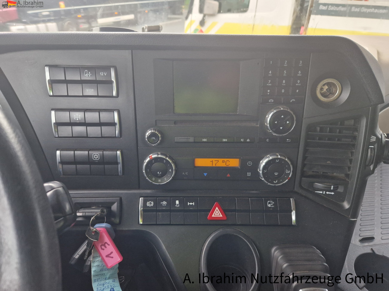 Mercedes-Benz 1845 Retarder Klima, Kühlschrank deutsches Fahrzeug - Тягач: фото 4 Mercedes-Benz 1845 Retarder Klima, Kühlschrank deutsches Fahrzeug - Тягач: фото 4