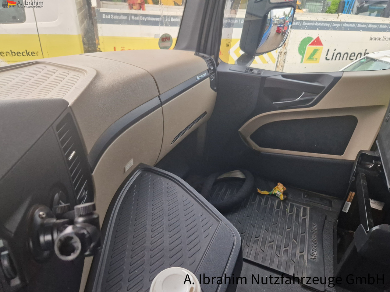 Mercedes-Benz 1845 Retarder Klima, Kühlschrank deutsches Fahrzeug - Тягач: фото 5 Mercedes-Benz 1845 Retarder Klima, Kühlschrank deutsches Fahrzeug - Тягач: фото 5