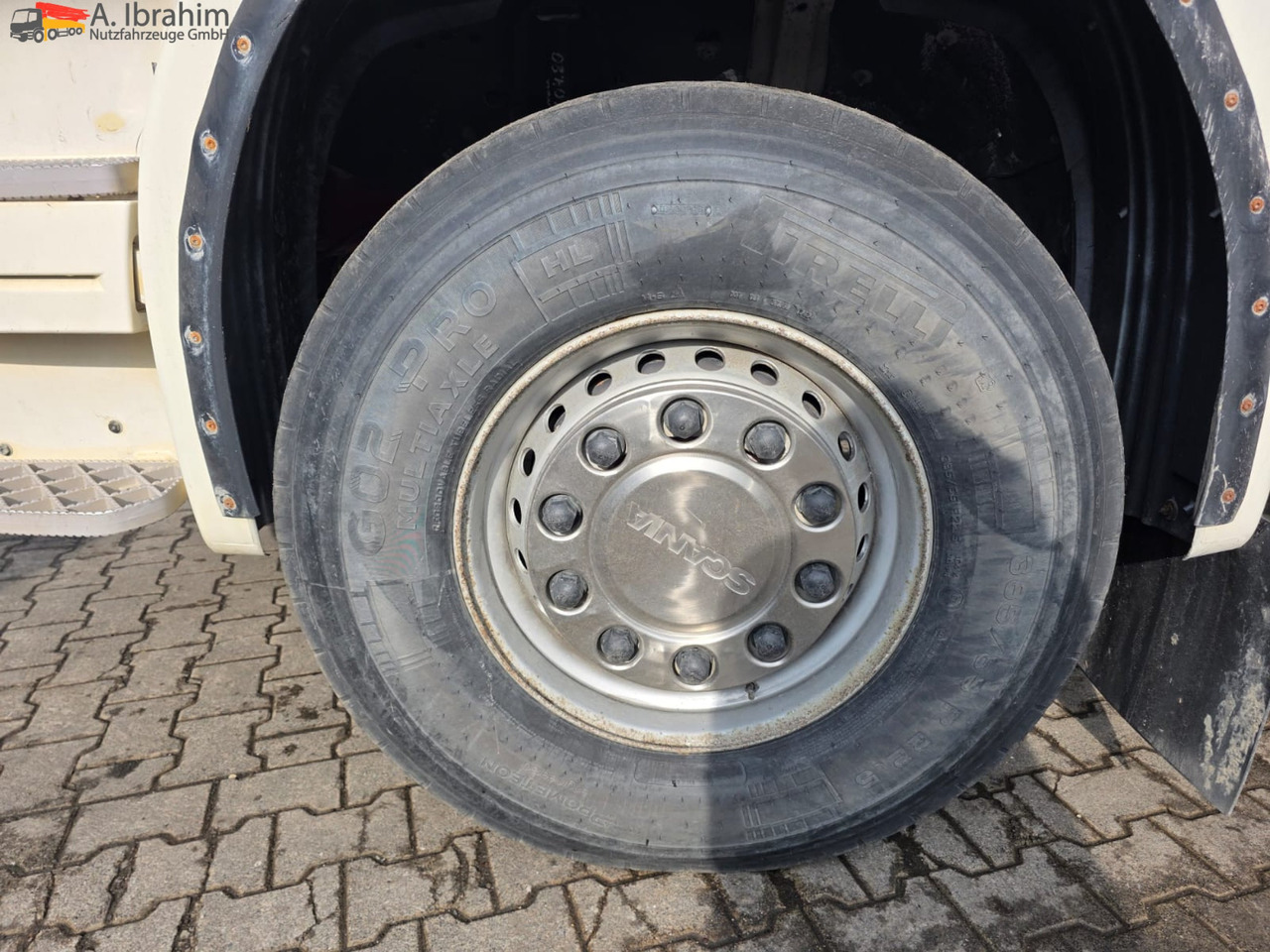 Scania R560 | 6x4 | V8 | Blatt Blatt | Schaltgetriebe | Kipphydraulik | Klima | Trommelbremse| 3 Pedals - Тягач: фото 4 Scania R560 | 6x4 | V8 | Blatt Blatt | Schaltgetriebe | Kipphydraulik | Klima | Trommelbremse| 3 Pedals - Тягач: фото 4