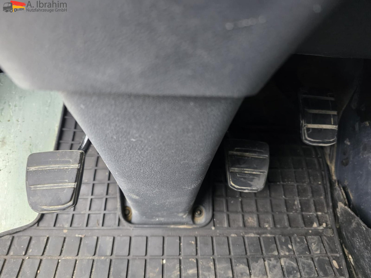 Scania R560 | 6x4 | V8 | Blatt Blatt | Schaltgetriebe |Kipphydraulik | Klima | Trommelbremse| 3 Pedals - Тягач: фото 5 Scania R560 | 6x4 | V8 | Blatt Blatt | Schaltgetriebe |Kipphydraulik | Klima | Trommelbremse| 3 Pedals - Тягач: фото 5