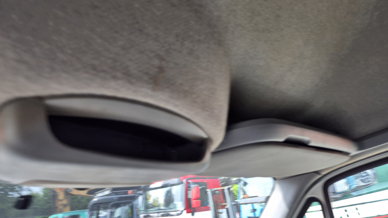 VW Crafter 2.5 Diesel Rost ja, technisch super, HU neu 01 2025 - Цельнометаллический фургон: фото 2 VW Crafter 2.5 Diesel Rost ja, technisch super, HU neu 01 2025 - Цельнометаллический фургон: фото 2