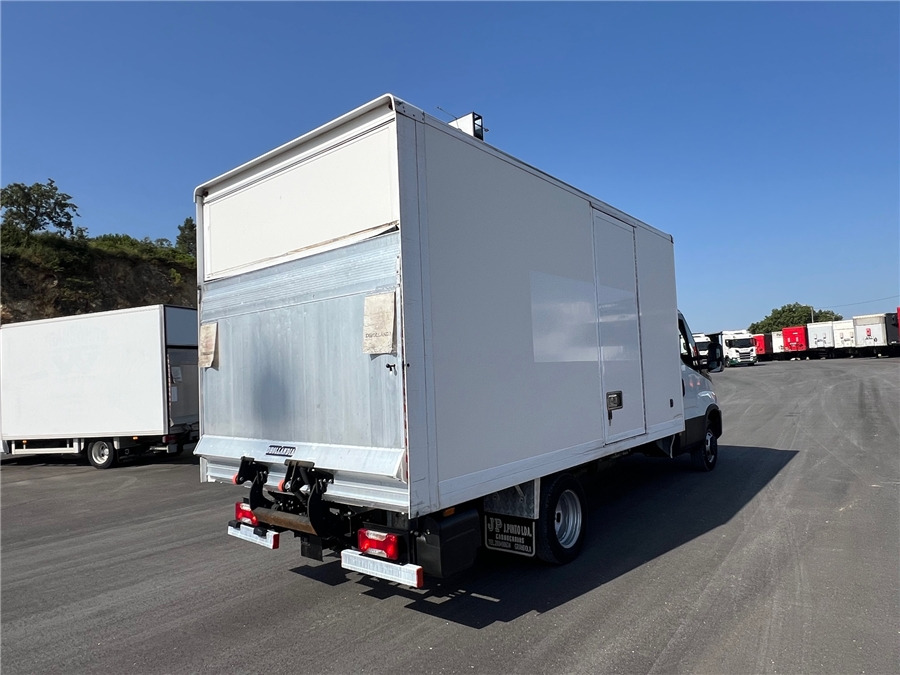 Iveco 35C16H - Грузовик с закрытым кузовом: фото 4 Iveco 35C16H - Грузовик с закрытым кузовом: фото 4