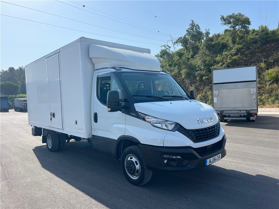Iveco 35C16H - Грузовик с закрытым кузовом: фото 3 Iveco 35C16H - Грузовик с закрытым кузовом: фото 3