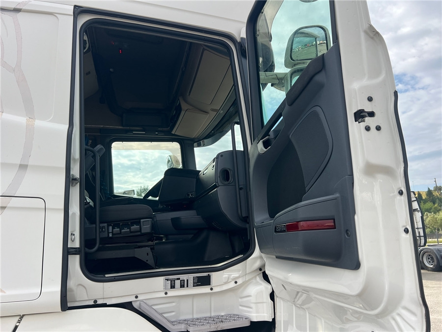 Тягач Scania R450: фото 12