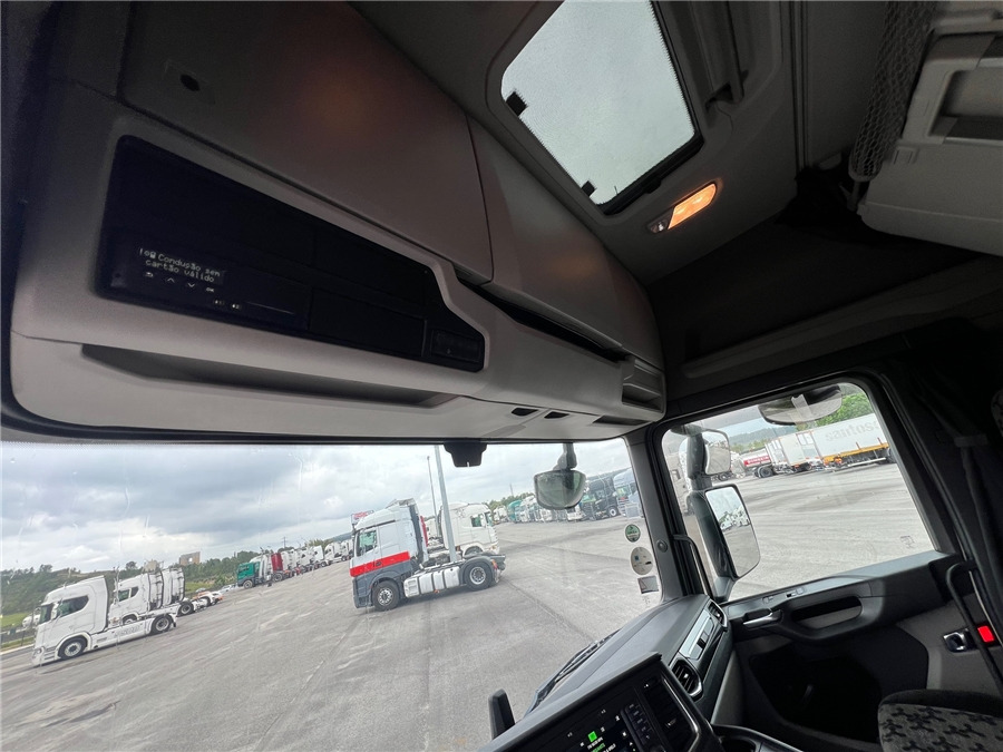 Тягач Scania R450: фото 19