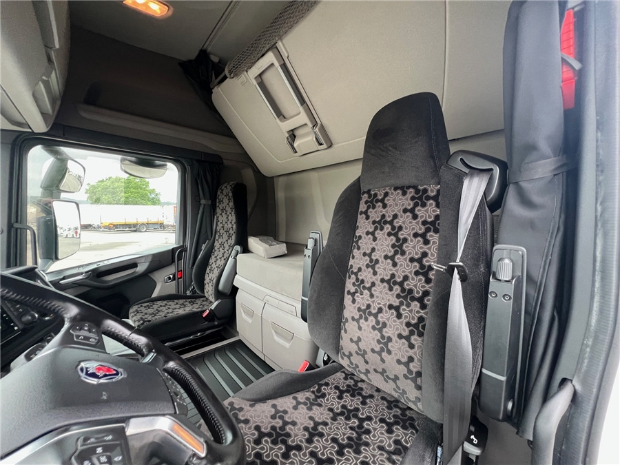 Тягач Scania R450: фото 14