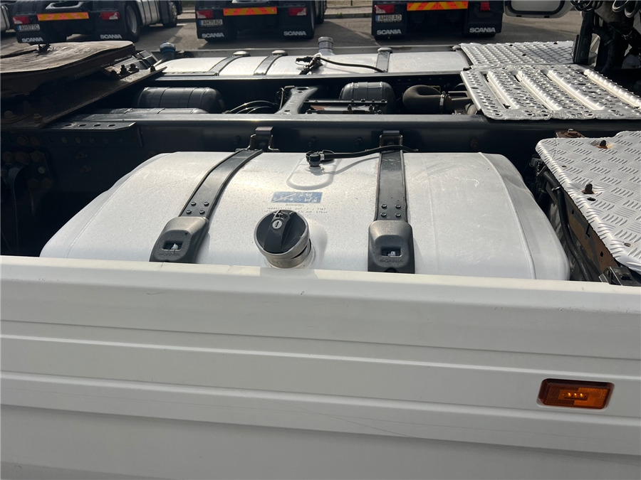 Тягач Scania R450: фото 9