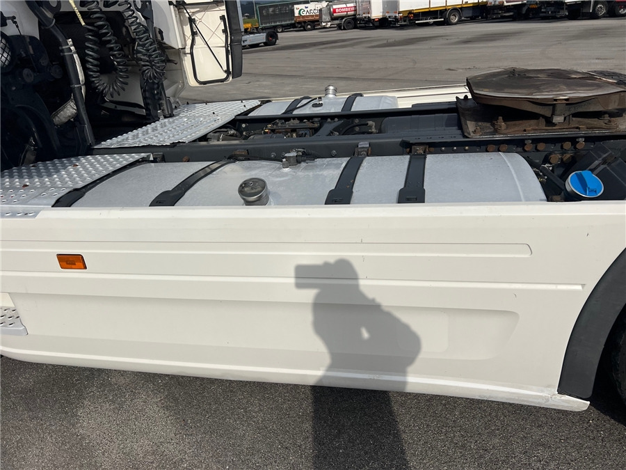 Тягач Scania R450: фото 11