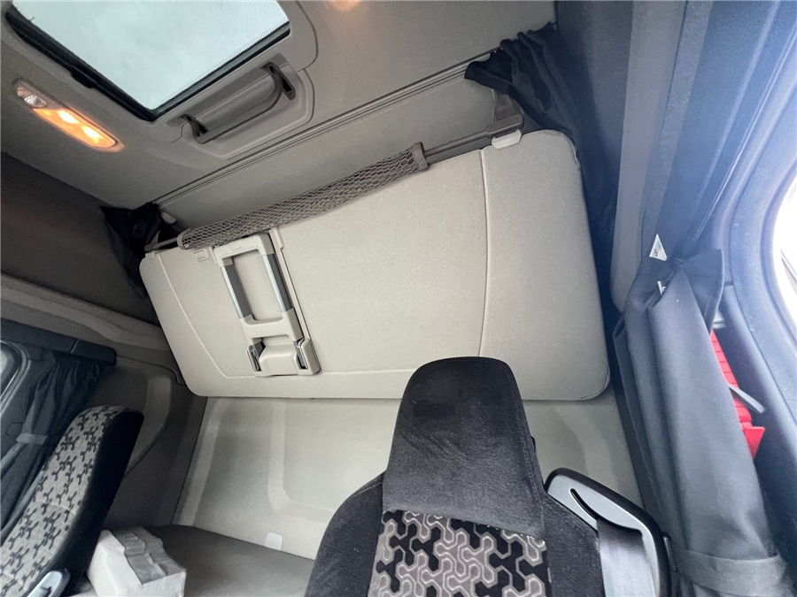 Тягач Scania R450: фото 15