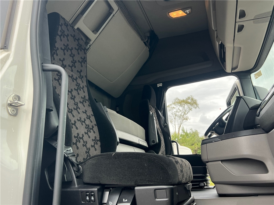 Тягач Scania R450: фото 13