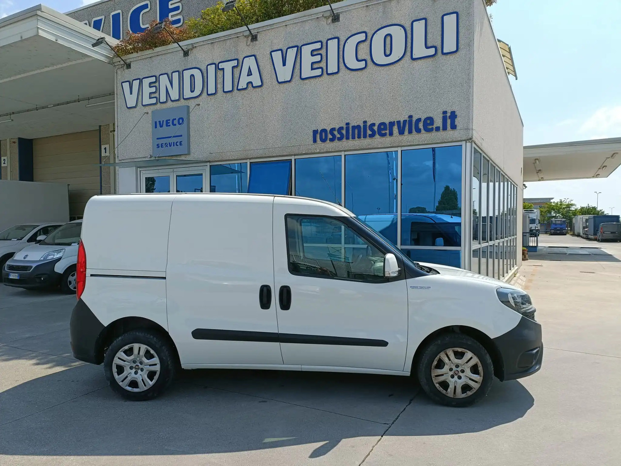 FIAT DOBLO CARGO 1.3 MJT SX - Цельнометаллический фургон: фото 1 FIAT DOBLO CARGO 1.3 MJT SX - Цельнометаллический фургон: фото 1