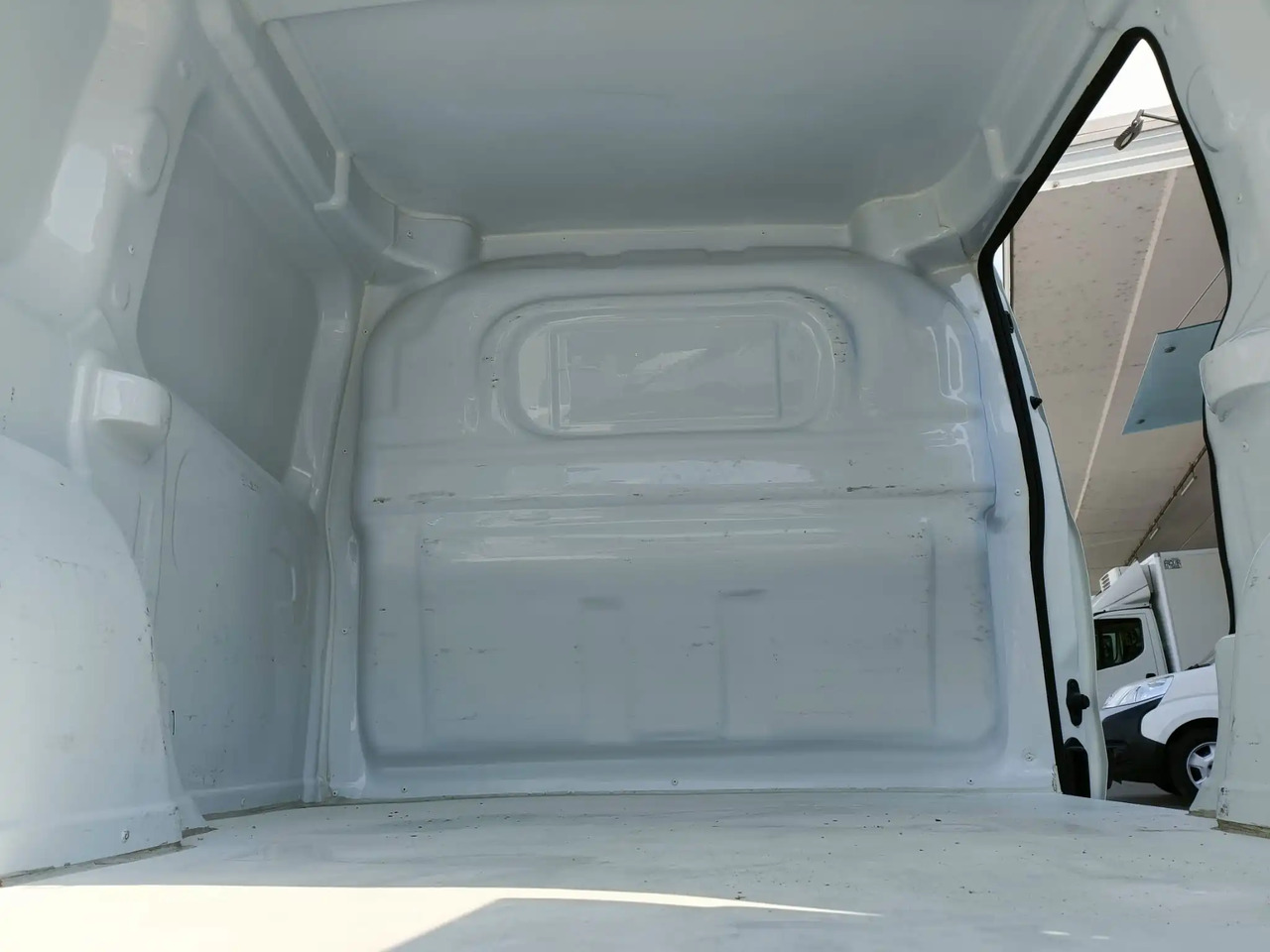 FIAT DOBLO CARGO 1.3 MJT SX - Цельнометаллический фургон: фото 4 FIAT DOBLO CARGO 1.3 MJT SX - Цельнометаллический фургон: фото 4