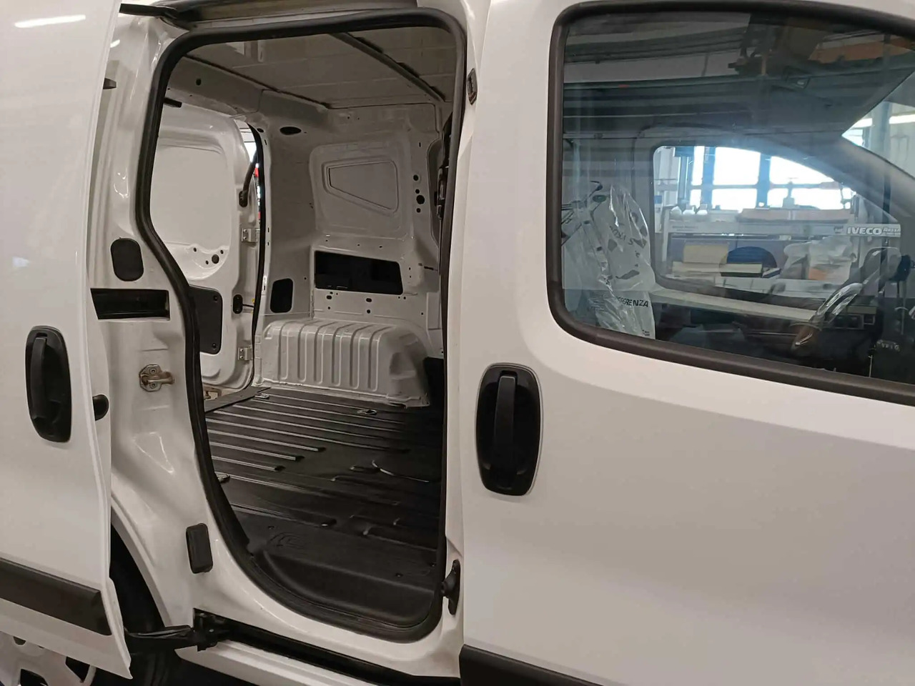 FIAT FIORINO SX - Цельнометаллический фургон: фото 5 FIAT FIORINO SX - Цельнометаллический фургон: фото 5