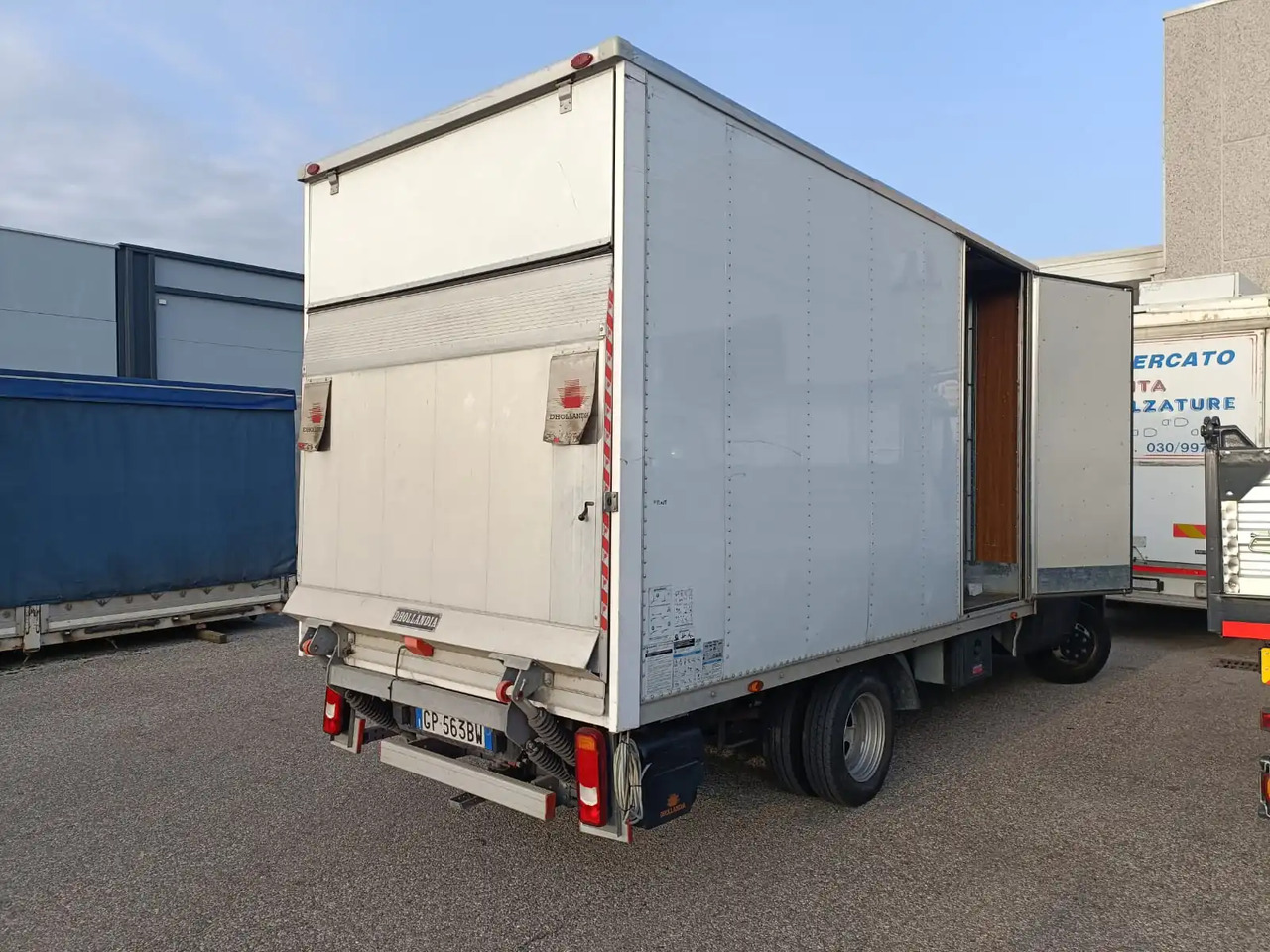 FURGONATO BOX - Сменный кузов - фургон: фото 1 FURGONATO BOX - Сменный кузов - фургон: фото 1