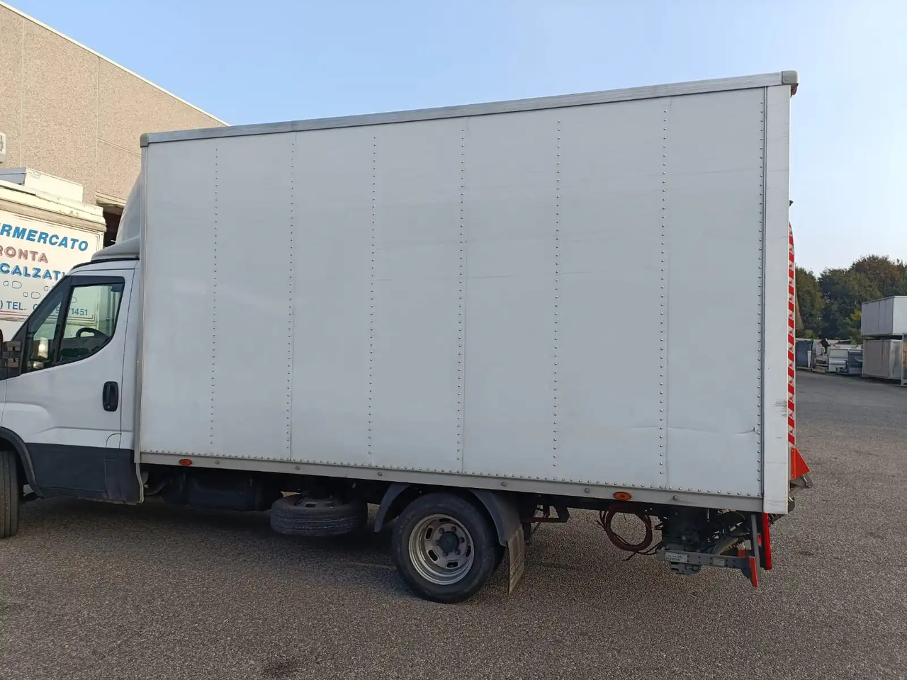 FURGONATO BOX - Сменный кузов - фургон: фото 3 FURGONATO BOX - Сменный кузов - фургон: фото 3
