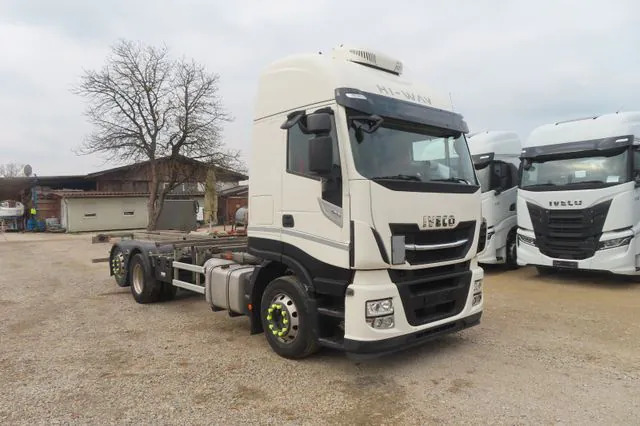 IVECO AS260S42 Y/FP - Грузовик-шасси: фото 1 IVECO AS260S42 Y/FP - Грузовик-шасси: фото 1