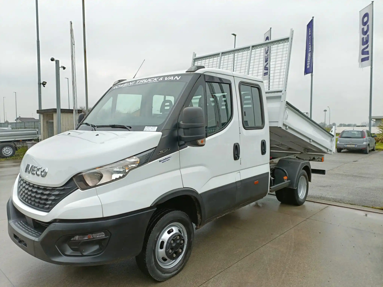 IVECO DAILY 35C14 DOPPIA CABINA RIBALTABILE 2.3 - Малотоннажный самосвал: фото 4 IVECO DAILY 35C14 DOPPIA CABINA RIBALTABILE 2.3 - Малотоннажный самосвал: фото 4