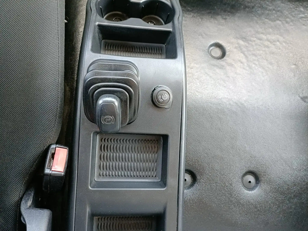 Грузовик-шасси IVECO EUROCARGO 120E19P: фото 8 Грузовик-шасси IVECO EUROCARGO 120E19P: фото 8