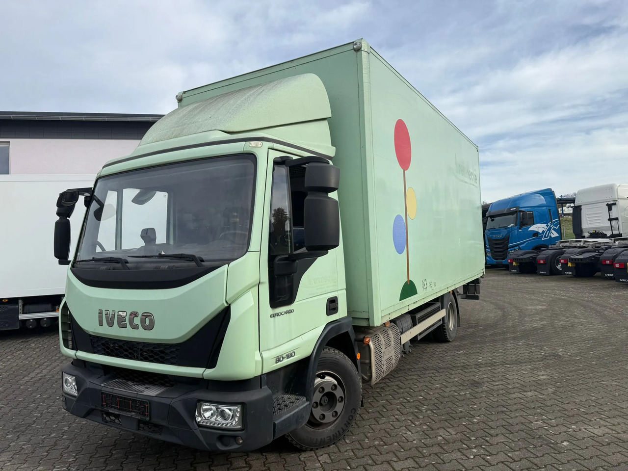 IVECO EUROCARGO 80E19 - Грузовик с закрытым кузовом: фото 1 IVECO EUROCARGO 80E19 - Грузовик с закрытым кузовом: фото 1
