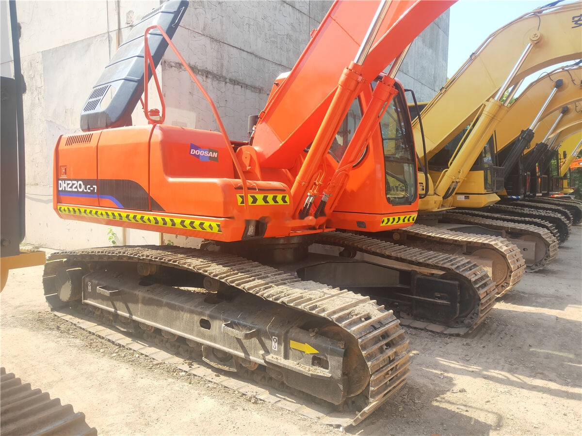 Doosan 220LC-7 - Гусеничный экскаватор: фото 1 Doosan 220LC-7 - Гусеничный экскаватор: фото 1
