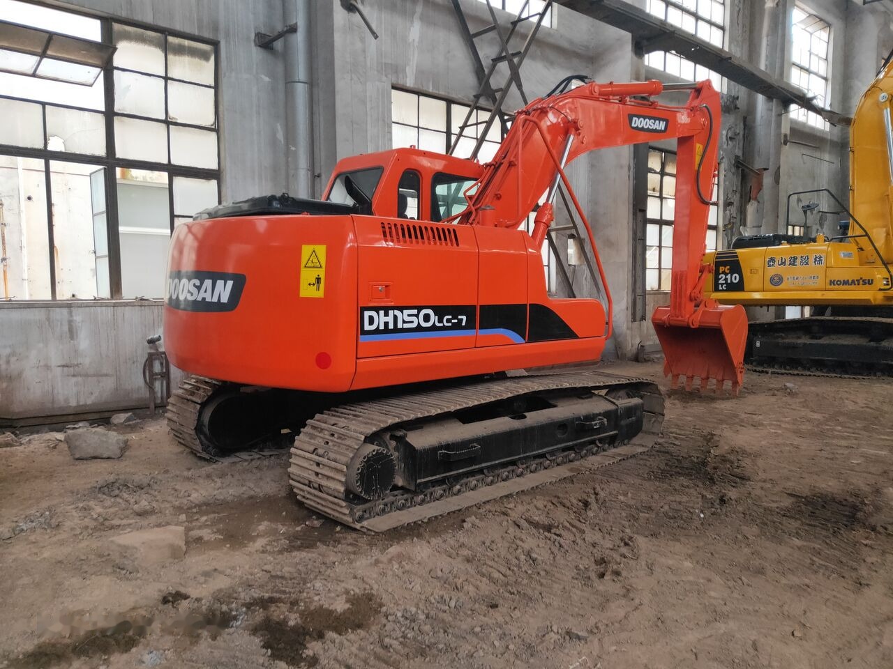 Doosan DH150LC-7 - Гусеничный экскаватор: фото 3 Doosan DH150LC-7 - Гусеничный экскаватор: фото 3