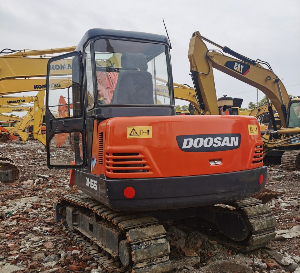 Doosan DH55 - Гусеничный экскаватор: фото 2 Doosan DH55 - Гусеничный экскаватор: фото 2