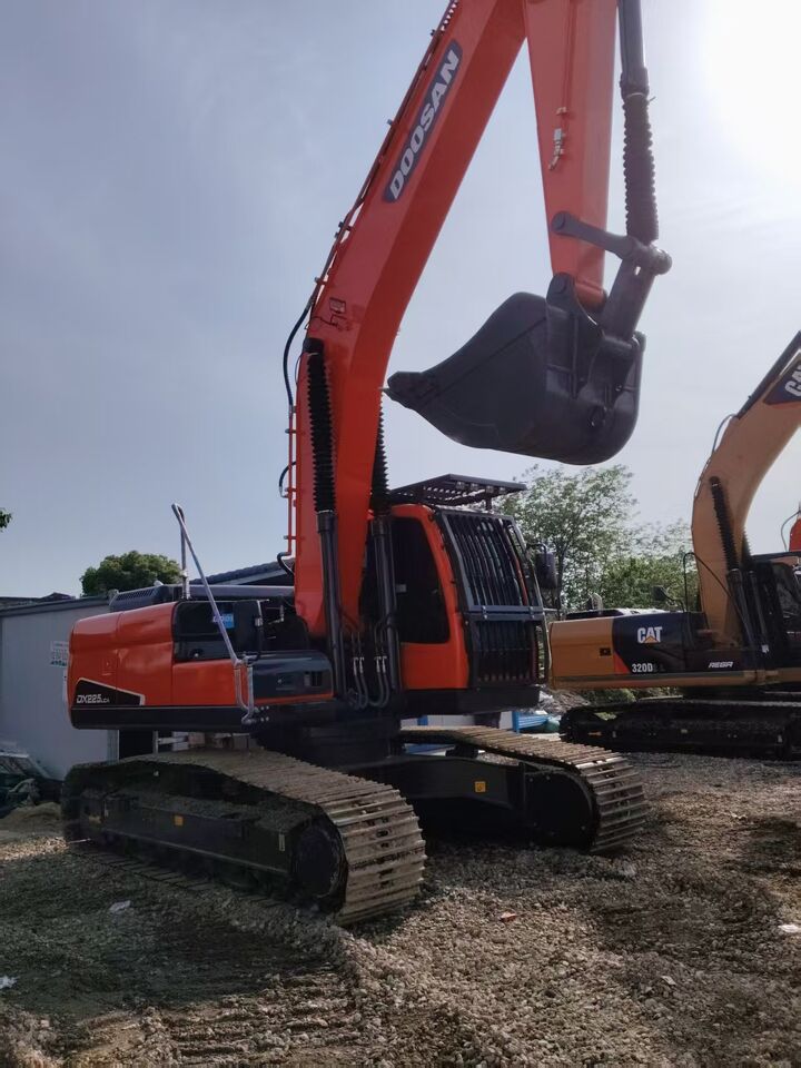 Doosan DX225 - Гусеничный экскаватор: фото 1 Doosan DX225 - Гусеничный экскаватор: фото 1