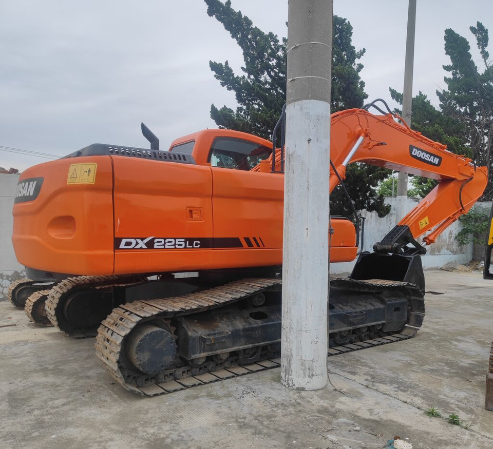 Doosan DX225LC-7 - Гусеничный экскаватор: фото 1 Doosan DX225LC-7 - Гусеничный экскаватор: фото 1