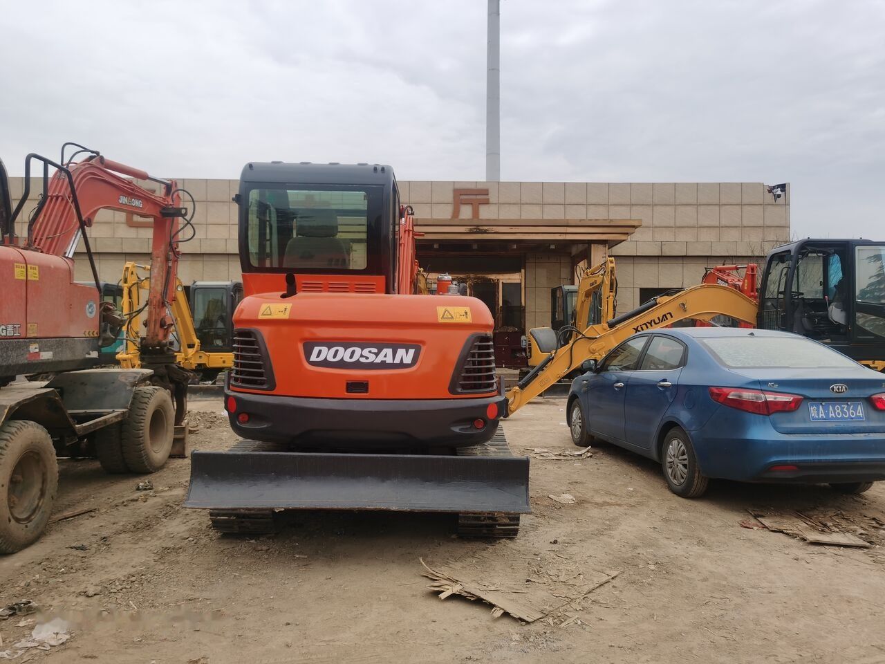 Doosan DX60 - Гусеничный экскаватор: фото 4 Doosan DX60 - Гусеничный экскаватор: фото 4