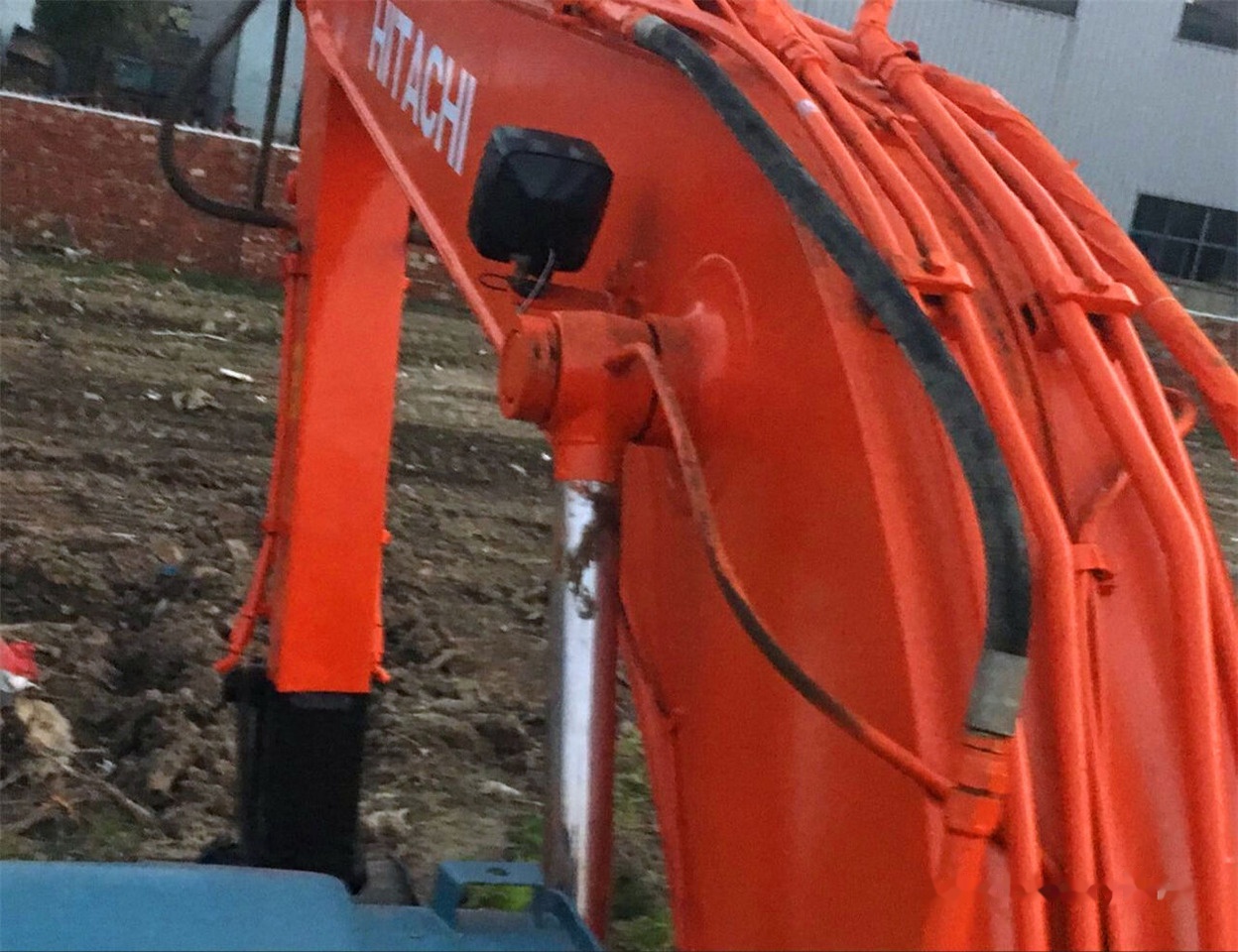 Hitachi EX120-3 - Гусеничный экскаватор: фото 2 Hitachi EX120-3 - Гусеничный экскаватор: фото 2