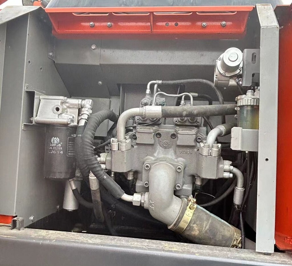 Hitachi ZX200-3 - Гусеничный экскаватор: фото 4 Hitachi ZX200-3 - Гусеничный экскаватор: фото 4