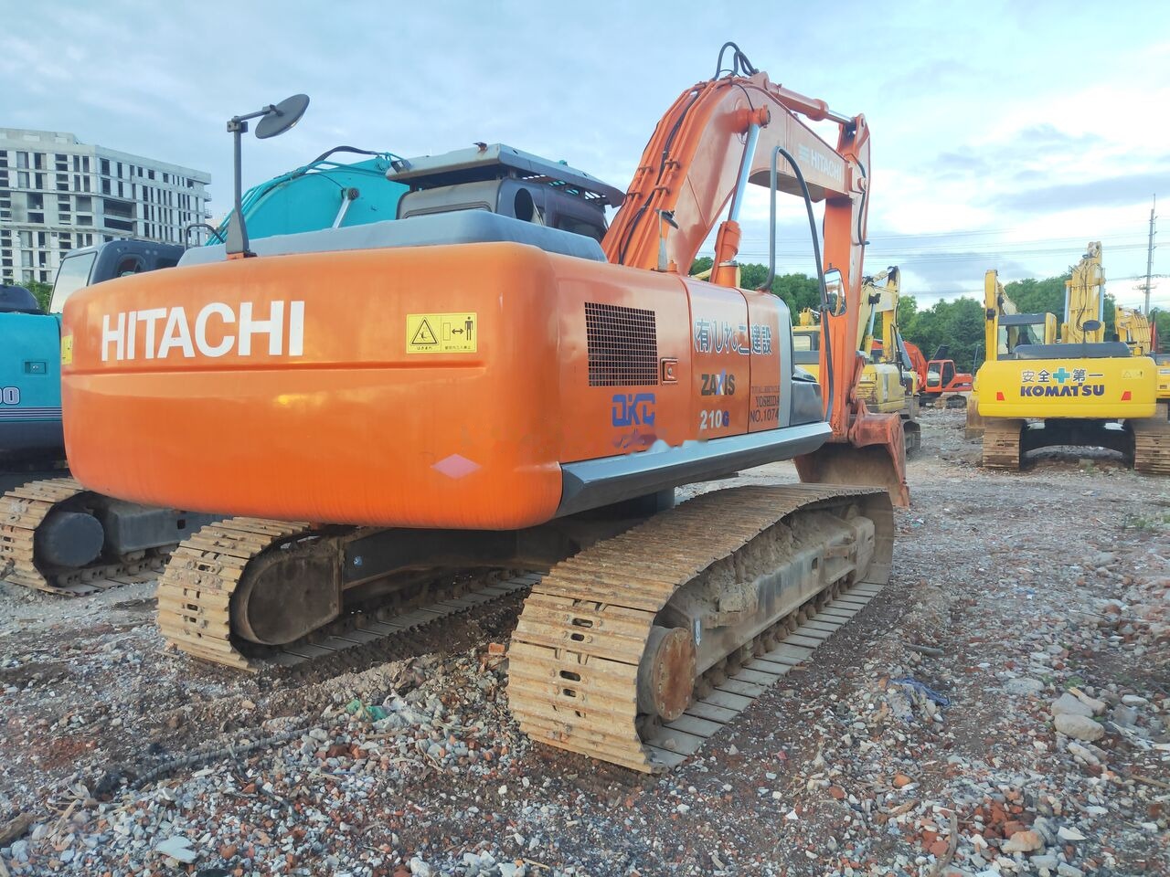 Hitachi ZX210 - Гусеничный экскаватор: фото 5 Hitachi ZX210 - Гусеничный экскаватор: фото 5