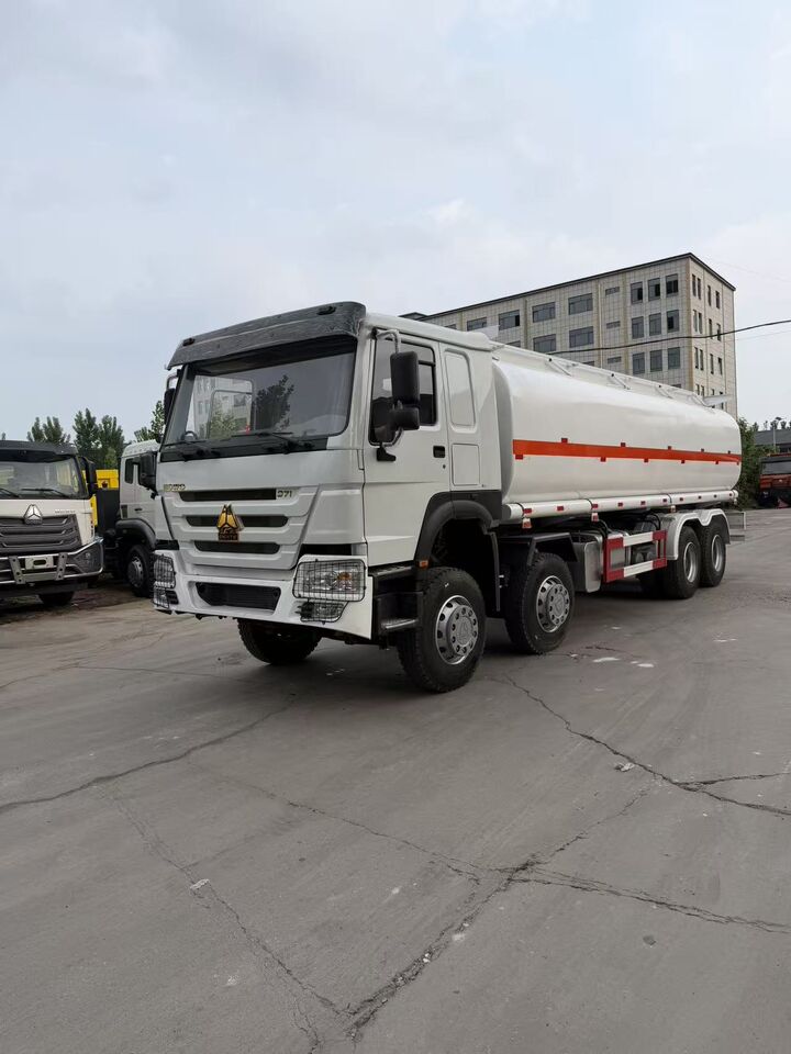 Howo 371 8X4 - Грузовик-цистерна: фото 2 Howo 371 8X4 - Грузовик-цистерна: фото 2