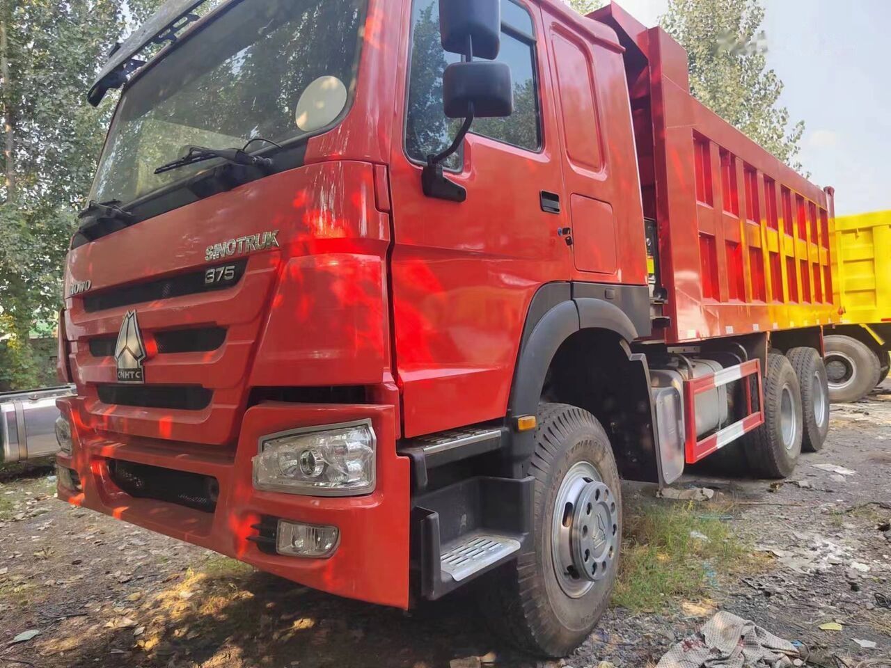 Самосвал Howo 6X4: фото 6