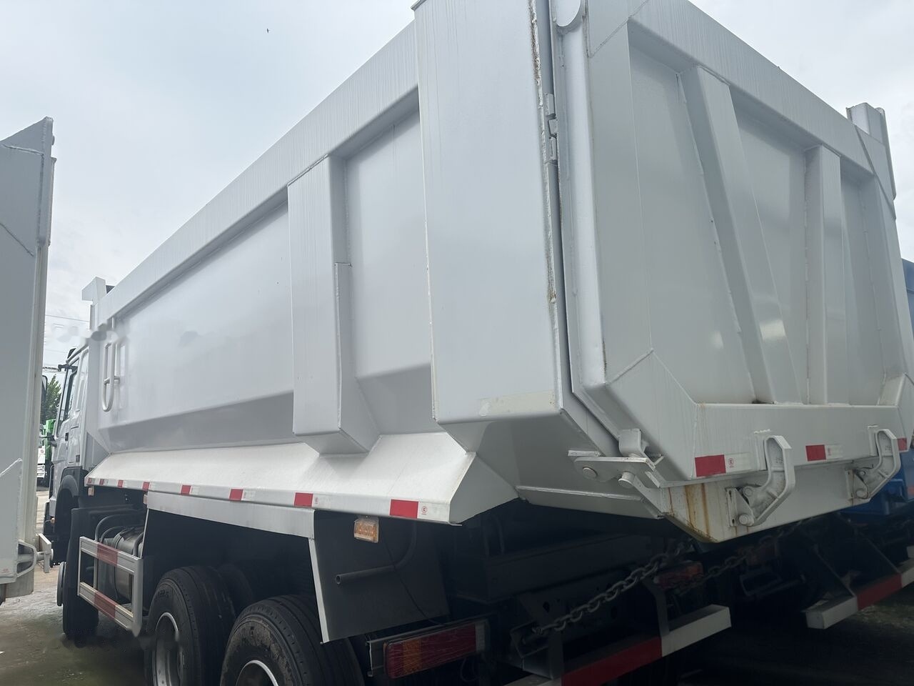 Самосвал Howo: фото 6