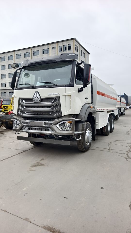 Howo NX 6X4 - Грузовик-цистерна: фото 1 Howo NX 6X4 - Грузовик-цистерна: фото 1