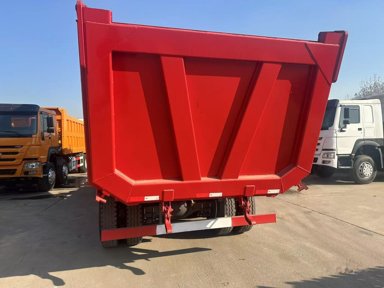 Howo NX series - Самосвал: фото 2 Howo NX series - Самосвал: фото 2