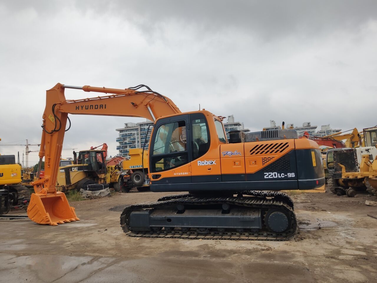 Hyundai R220LC-9 - Гусеничный экскаватор: фото 5 Hyundai R220LC-9 - Гусеничный экскаватор: фото 5