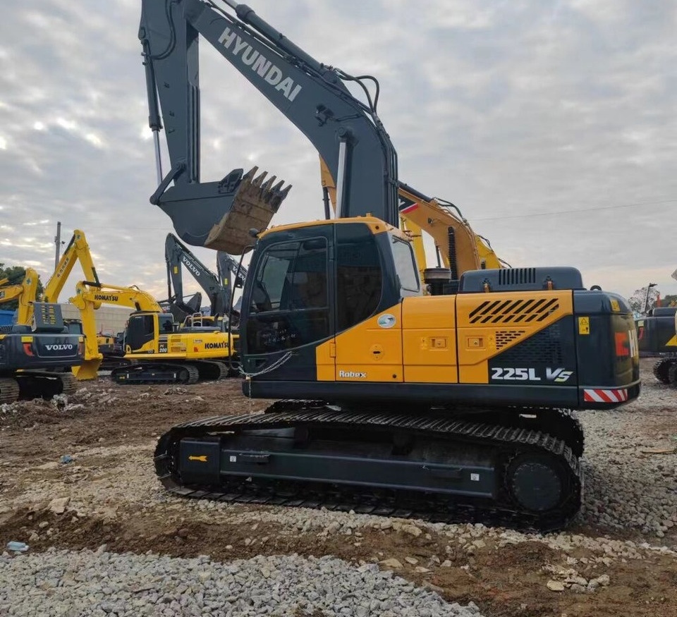 Hyundai R225VS - Гусеничный экскаватор: фото 5 Hyundai R225VS - Гусеничный экскаватор: фото 5