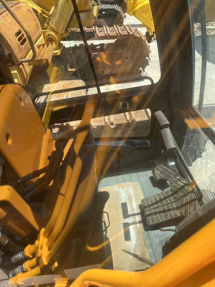 Hyundai R80-7 - Мини-экскаватор: фото 1 Hyundai R80-7 - Мини-экскаватор: фото 1