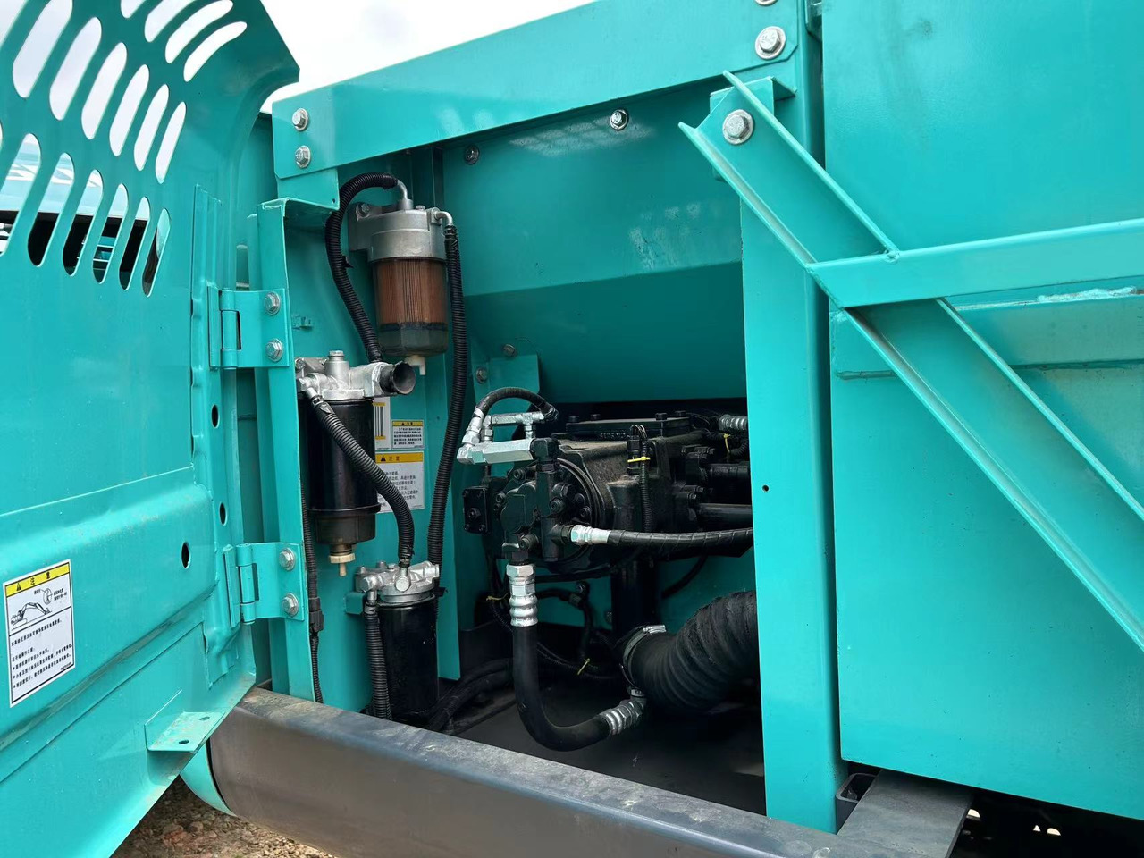 KOBELCO SK140LC-8 - Гусеничный экскаватор: фото 3 KOBELCO SK140LC-8 - Гусеничный экскаватор: фото 3