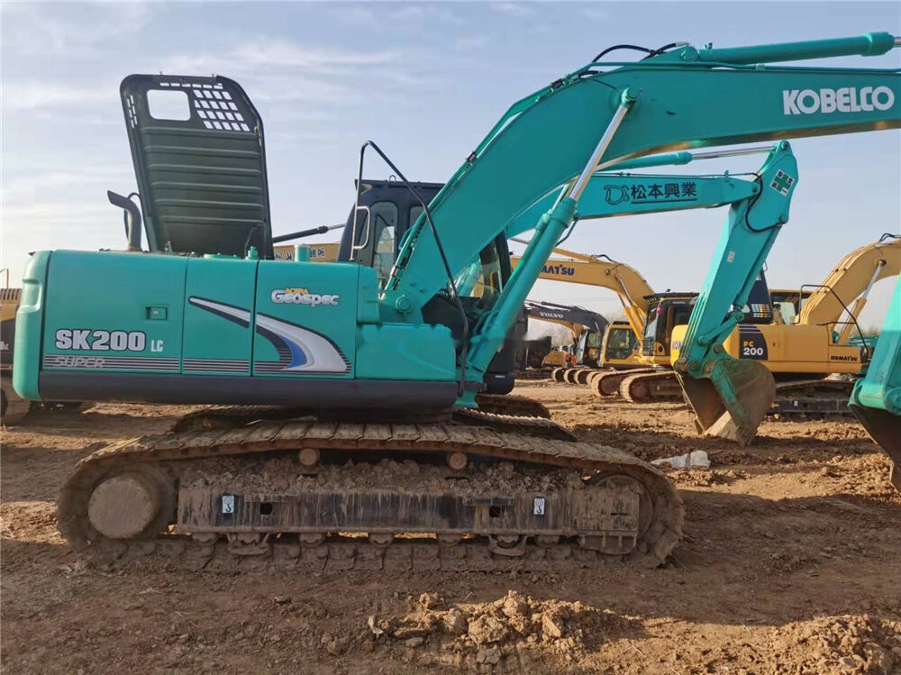 Kobelco SK200LC - Гусеничный экскаватор: фото 4 Kobelco SK200LC - Гусеничный экскаватор: фото 4