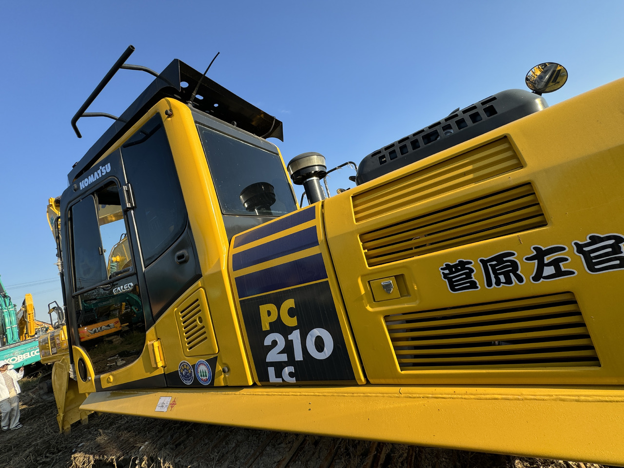 Komatsu PC210-8 - Гусеничный экскаватор: фото 3 Komatsu PC210-8 - Гусеничный экскаватор: фото 3