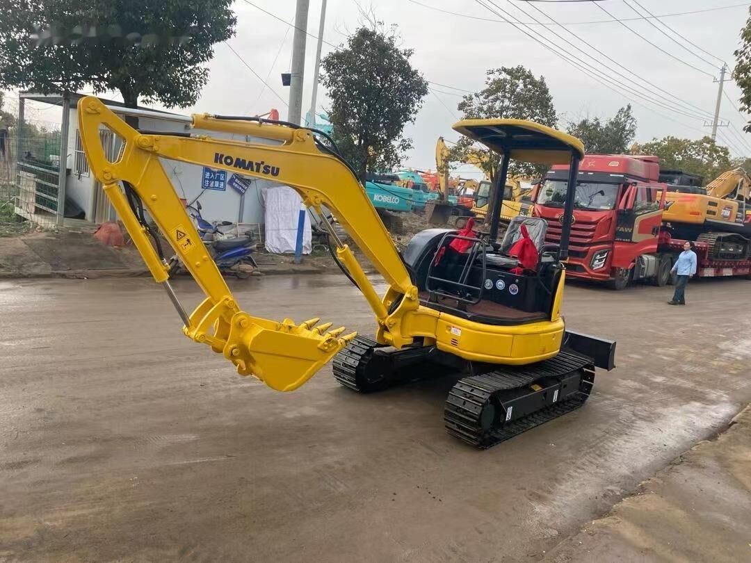 Komatsu PC35 - Мини-экскаватор: фото 1 Komatsu PC35 - Мини-экскаватор: фото 1