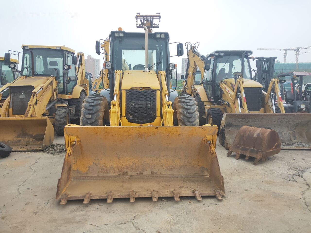 LiuGong CLG777 - Экскаватор-погрузчик: фото 2 LiuGong CLG777 - Экскаватор-погрузчик: фото 2