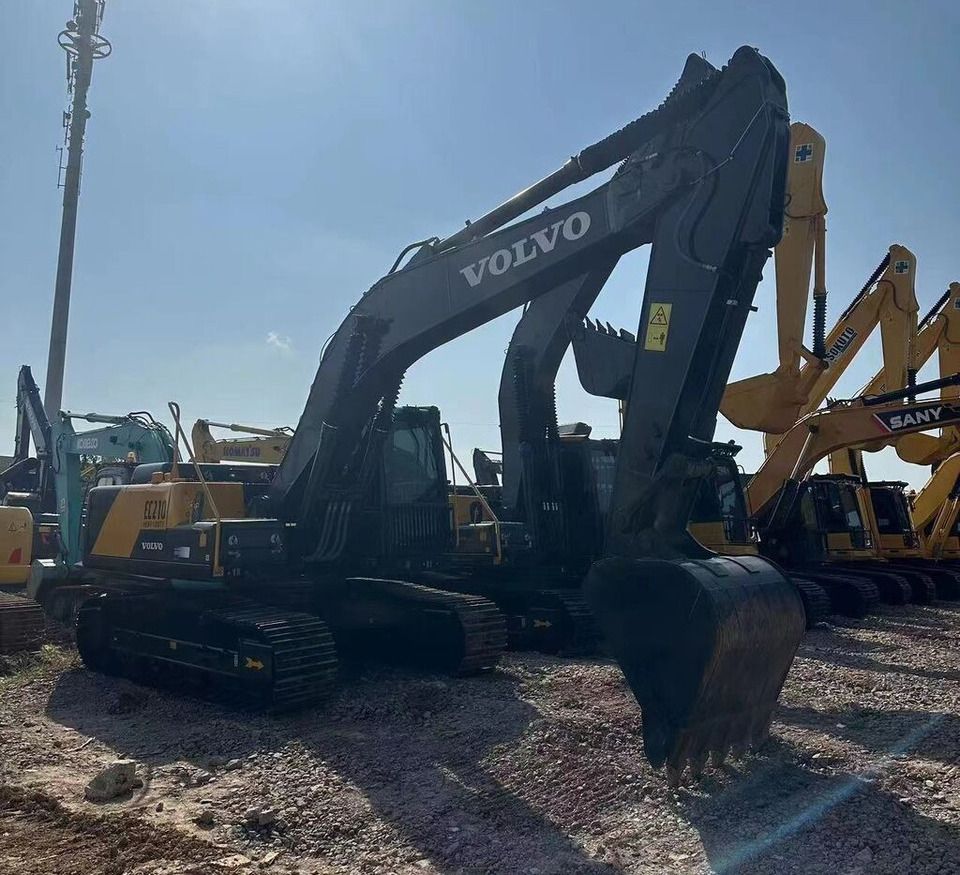 Volvo EC210 - Гусеничный экскаватор: фото 2 Volvo EC210 - Гусеничный экскаватор: фото 2