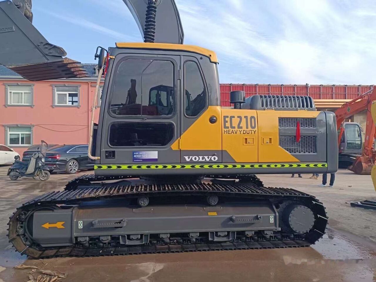Volvo EC210 - Гусеничный экскаватор: фото 1 Volvo EC210 - Гусеничный экскаватор: фото 1
