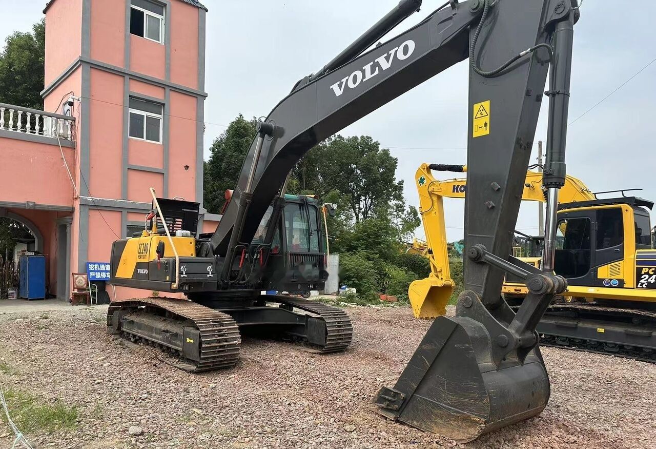 Volvo EC240 - Гусеничный экскаватор: фото 1 Volvo EC240 - Гусеничный экскаватор: фото 1